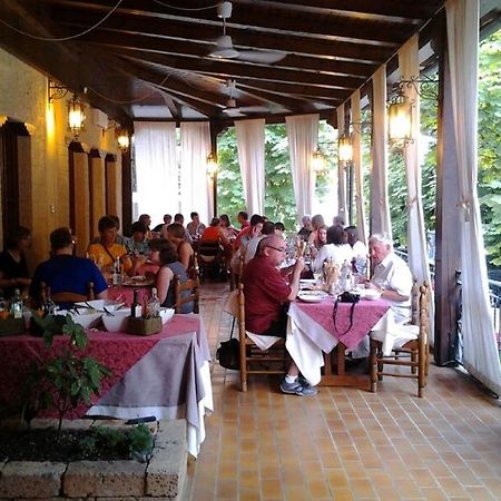 Albergo Ristorante Flora Vittorio Veneto Exterior foto