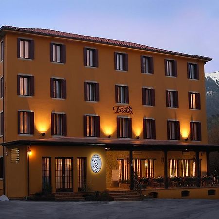 Albergo Ristorante Flora Vittorio Veneto Exterior foto